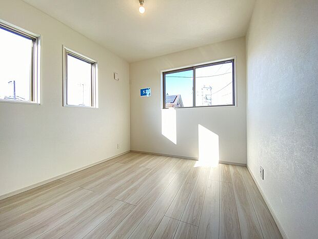 読書や音楽、DVD鑑賞にお仕事など、リビングからの賑やかな声を遠くに聞きながら、プライベートもゆったりとお過ごしいただけます。