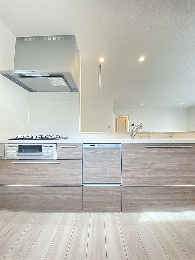 キッチンスペースも広いのでお子様といっしょに楽しくお料理もできます。