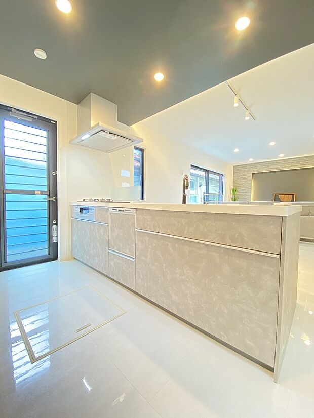 忙しい時も、お子様との時間を増やしたい時も強い味方になってくれる食洗機付きです。