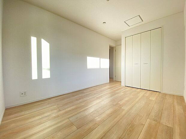 上質なひとときを叶える、洗練された居室空間ですね。