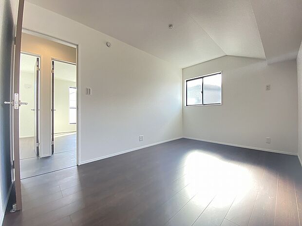 読書をしたり、音楽をきいたり思い思いの時間が流れるプライベート空間。