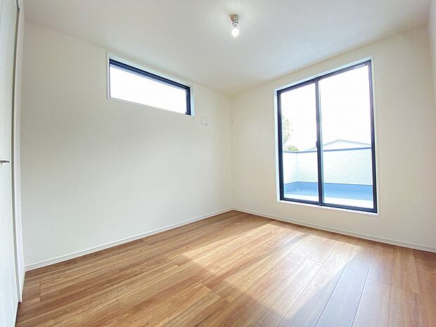 ゆったりとした安らぎに包まれる、静かな寝室。