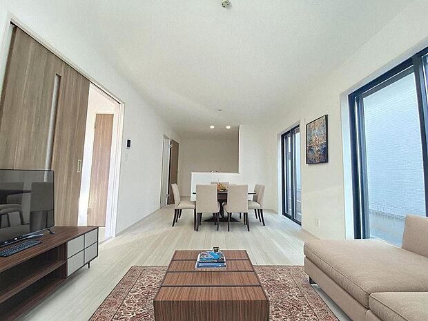 本画像はCGで作成しており、実際に現地に家具は置かれておりません。また、価格に家具は含まれておりません。