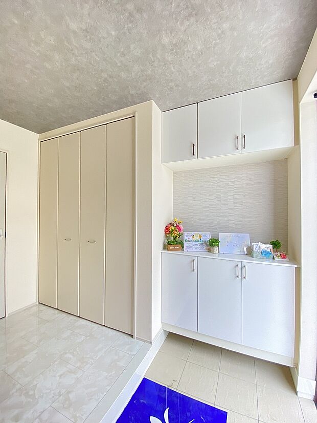 シューズインクロークにたくさんの靴はお任せ 玄関が綺麗に保てそうです。