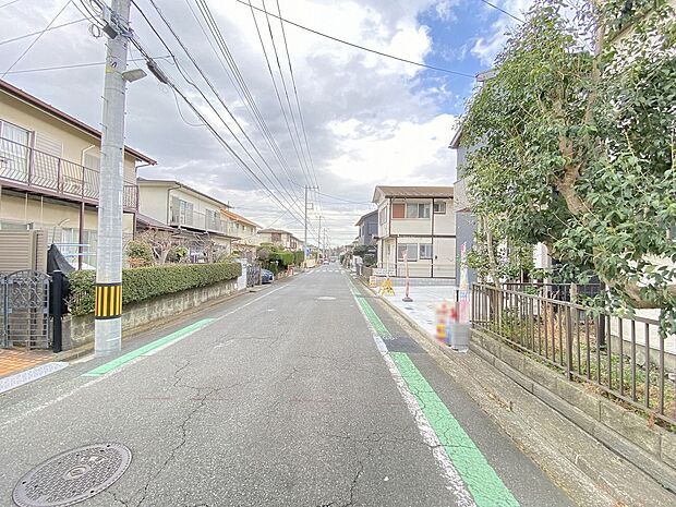 お車通りも少なく、お子様とのお散歩も安心してできる閑静な住宅街です。