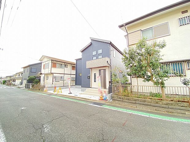 澄み渡る青空、ご家族との未来を育む新しい生活がここから始まります。