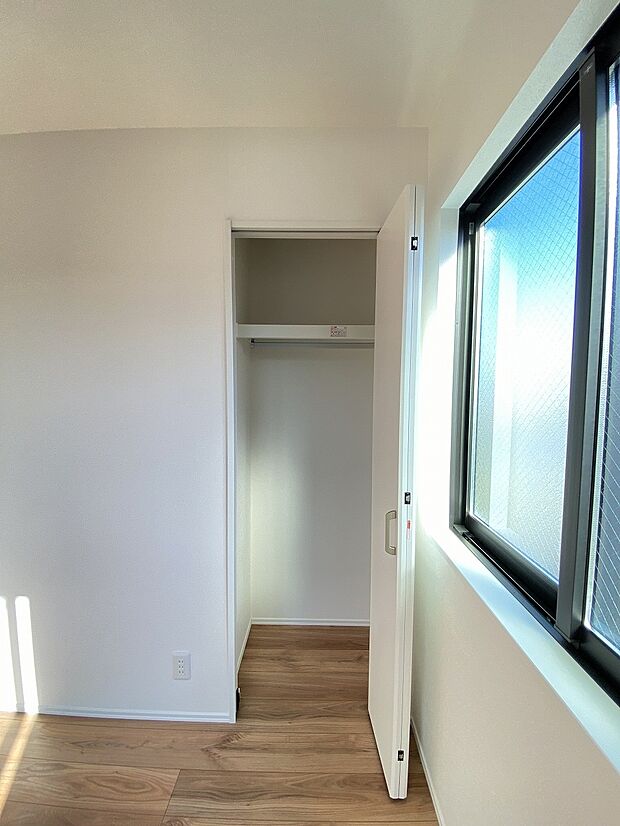 物の居場所を決めて、お片付けの習慣も付いてくれると嬉しいですね。