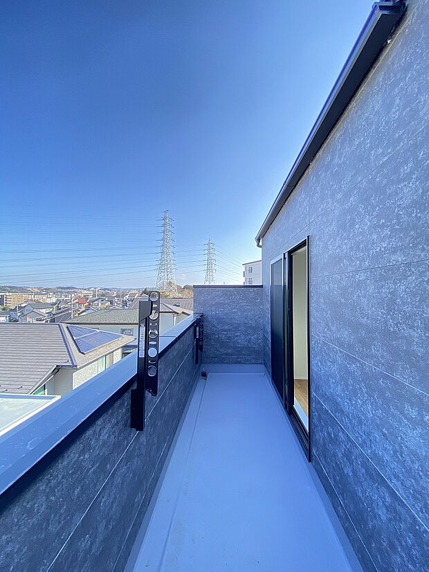 家族が幸せになる物語がここから、この街からスタートします。