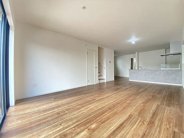 光と風が溢れるリビングダイニングには、自然と家族がみんな集まってきそうですね。