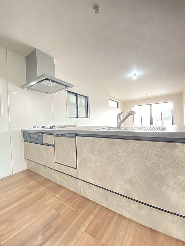 キッチンスペースも広いのでお子様といっしょに楽しくお料理もできます。