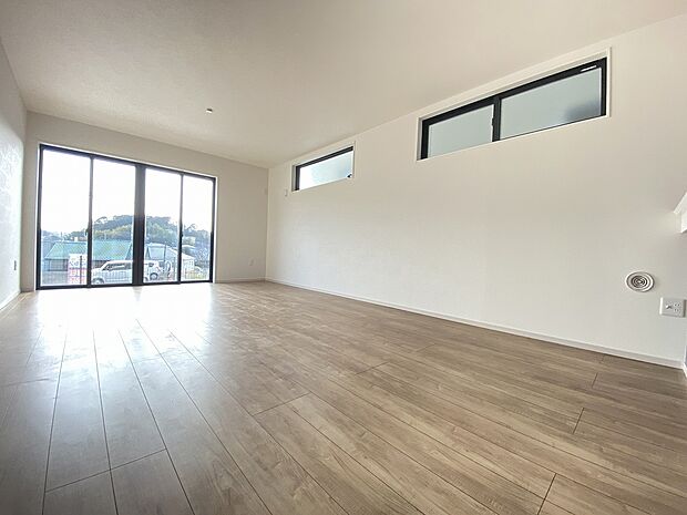 お気に入りのインテリアが映える、落ち着いた雰囲気のリビングです。