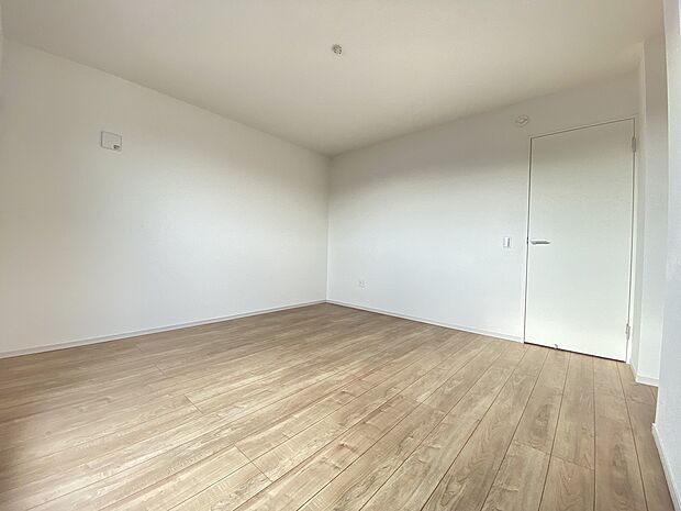 寝室の外から入ってくる心地いい風と明るい光、そして鳥の鳴き声をＢＧＭに今日も一日が始まりそうです。