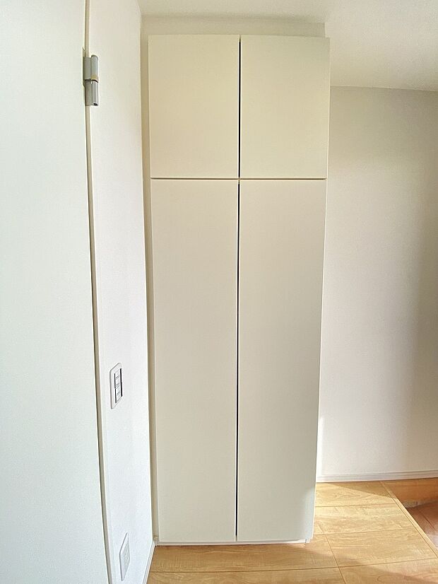 たくさんの靴をすっきり収められ、玄関をいつも清潔に保てる心強い収納です。