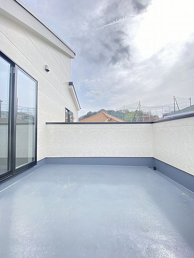 目の前に広がる開放感とゆとり、暮らしの夢を育む理想の住まいがここにはあります。