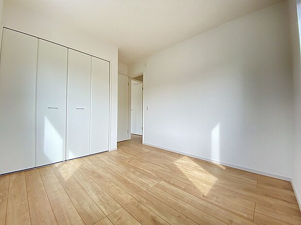 テイストやカラーを変えて、楽しいお部屋作りをお楽しみください