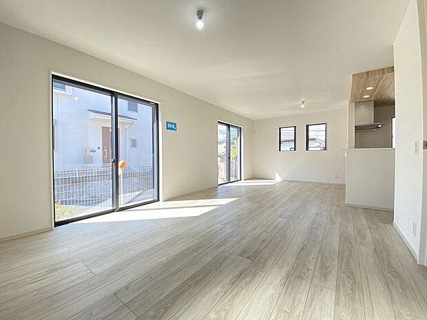 温かみのある空間で、家族の時間が心地よく流れるリビングです。