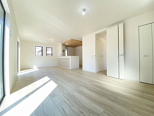 お洒落な雑貨屋さんで見つけた、あの小物やインテリアも置ける そんな喜びをここで叶えませんか。