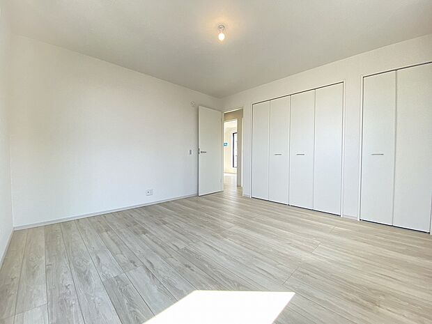 ゆったりとした安らぎに包まれる、静かな寝室。