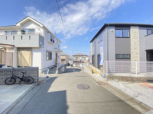 周辺は大小さまざまな公園が点在。癒しと落ち着きに満ちた住環境です。