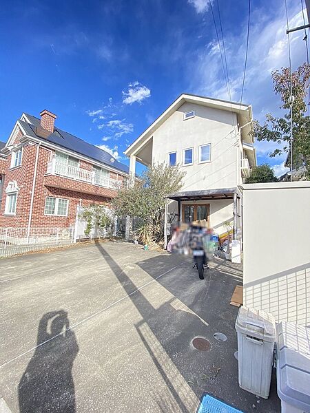 通勤通学のアクセスと、生活利便性を兼ね備えた立地。