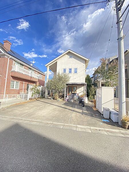 会話が弾む、暮らしが愉しくなる、安らぎの　場所としてこの邸宅で始まるストーリーを想像してみてください。