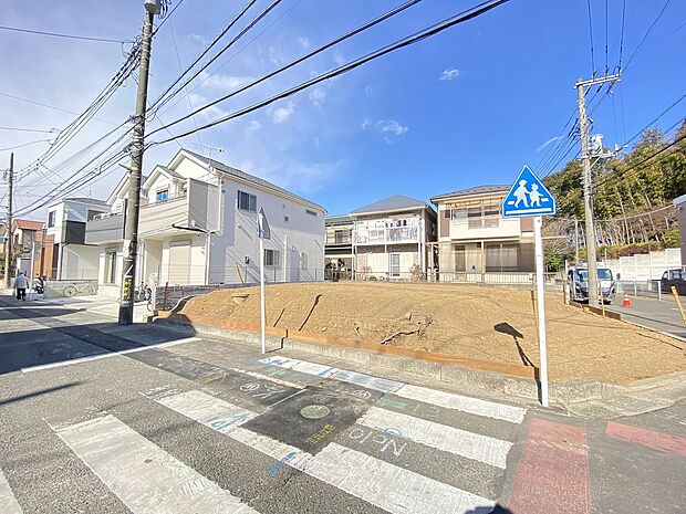 お車通りも少なく、お子様とのお散歩も安心してできる閑静な住宅街です。