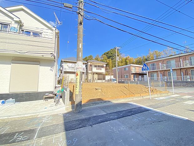 四季を楽しめるスポットが点在し、日々の喧騒の中で心安らぐ場所が見つかります。