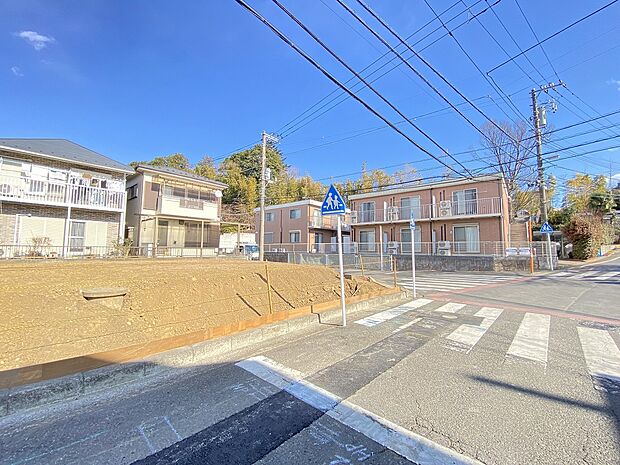 周辺は大小さまざまな公園が点在。癒しと落ち着きに満ちた住環境です。