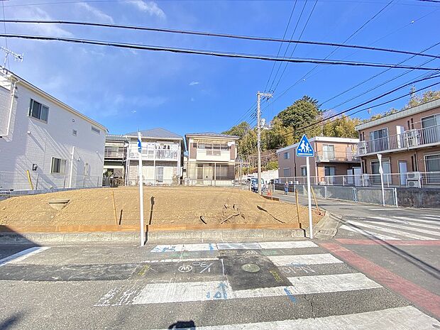 お車通りも少なく、お子様とのお散歩も安心してできる閑静な住宅街です。