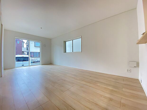 広さのあるリビング。家具選びやレイアウトの幅も広がります。