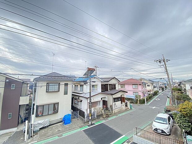 目の前に広がる開放感とゆとり、暮らしの夢を育む理想の住まいがここにはあります。