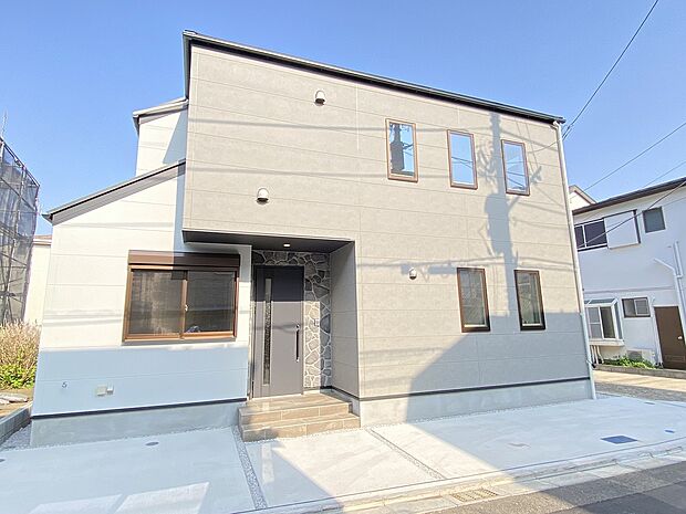 開放感と静けさが調和した、暮らしやすいお住まいです。