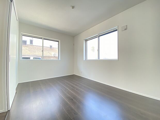 すっきり片付く収納スペースで、お部屋の美しさをキープしやすい設計です。