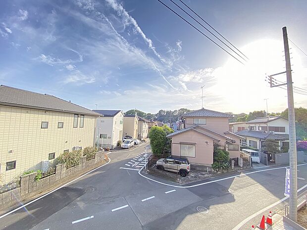 太陽に愛された邸宅。陽当たり　通風に恵まれた、心地いいいお住まいです。