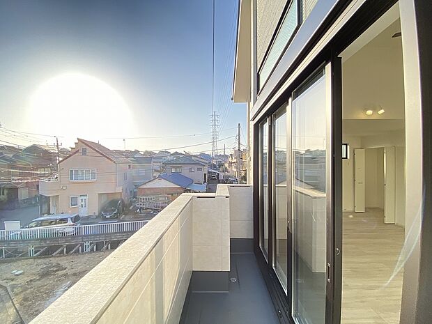 四季を感じるスポットが点在し、日々の暮らしに彩りを添えます。