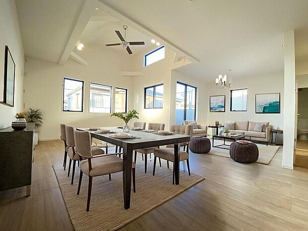 本画像はCGで作成しており、実際に現地に家具は置かれておりません。また、価格に家具は含まれておりません。