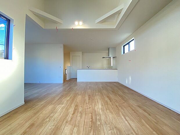 何気ない一日の一コマが積み重り、かけがえのない家族との思い出と重なっていくリビング。