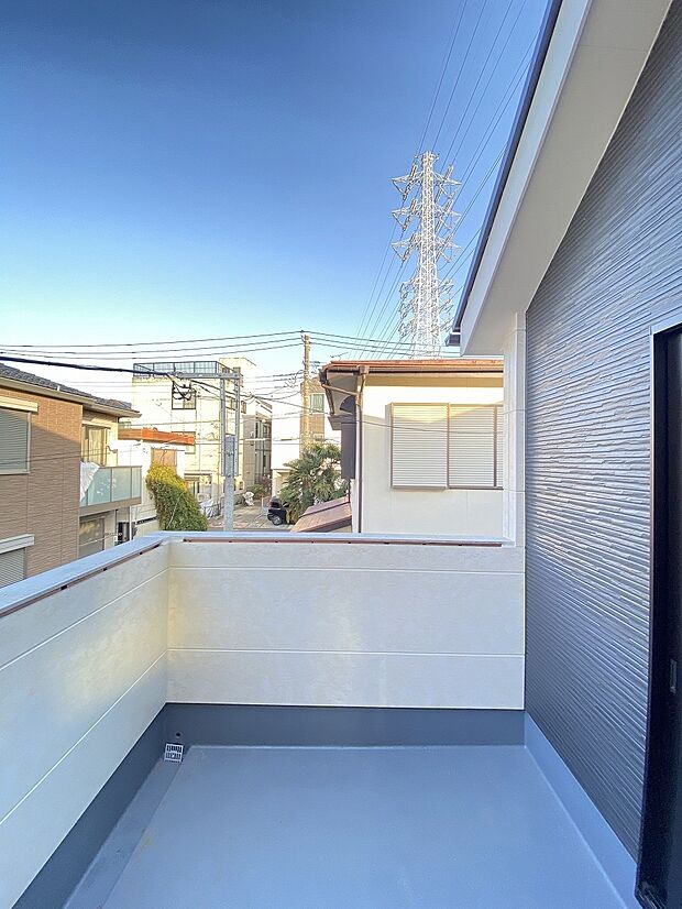 自然の光と風に包まれた、温もりあふれる理想の住環境です。