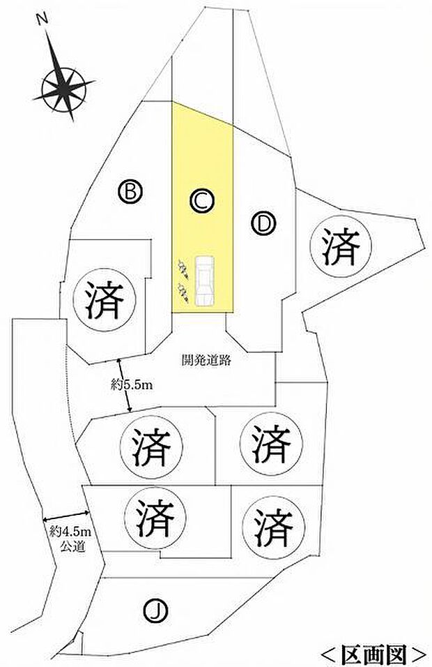 ビング階段のある間取で、ご家族が顔を合わせる機会が増えますね。食洗機などの設備も充実しているのも嬉しいポイント。