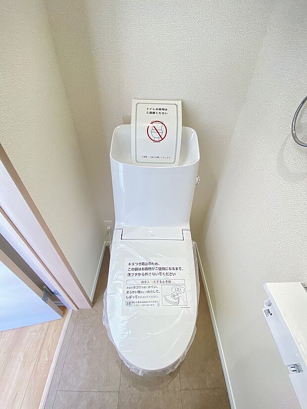 壁付けリモコンで操作もスムーズ。毎日使う場所こそ、ストレスフリーに。