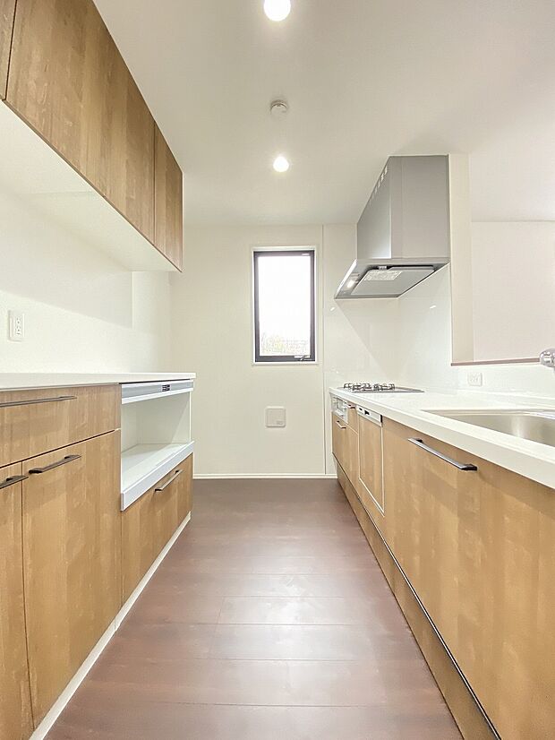 リビングで遊ぶお子様もキッチンにいるママを確認しながら安心して遊べます。