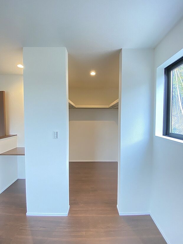 お部屋ごとに設けた収納は使いやすさへのこだわりです。