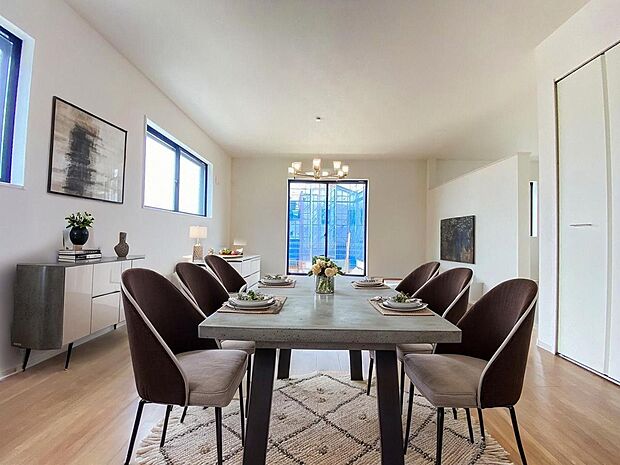 本画像はCGで作成しており、実際に現地に家具は置かれておりません。また、価格に家具は含まれておりません。