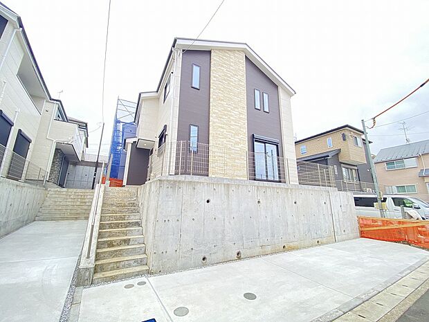 目の前に広がる開放感とゆとり、暮らしの夢を育む理想の住まいがここにはあります。