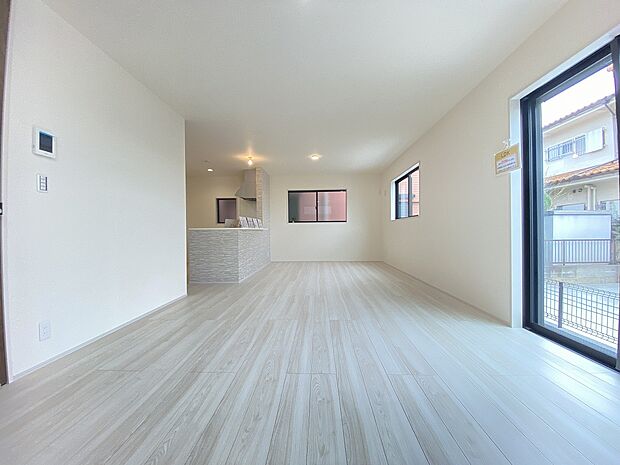 朝は爽やかな陽射しを浴びながら、家族みんなでおいしい朝食。幸せいっぱいのモーニングタイムをお過ごしください。