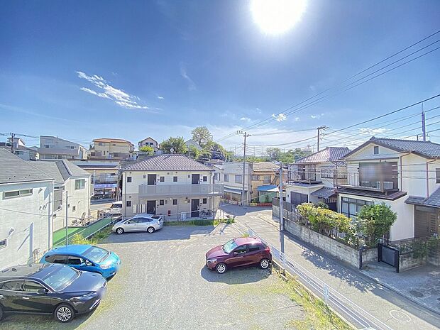 目の前に広がる開放感とゆとり、暮らしの夢を育む理想の住まいがここにはあります。