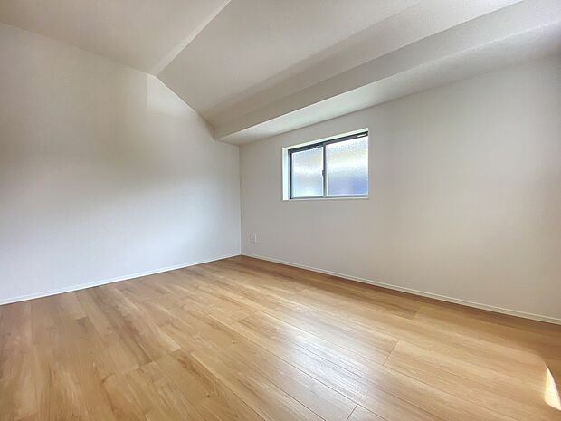 遊び心あふれる学びのステージ、子供たちの特別な空間になる子供部屋です。