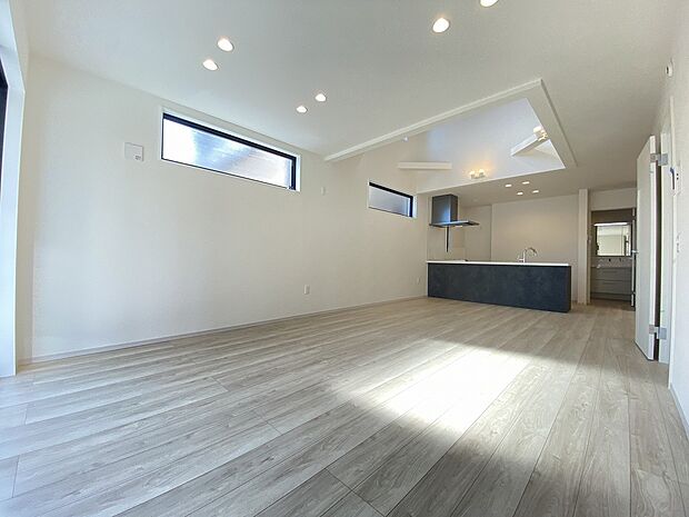 リビングで遊ぶお子様もキッチンにいるママを確認しながら安心して遊べます。