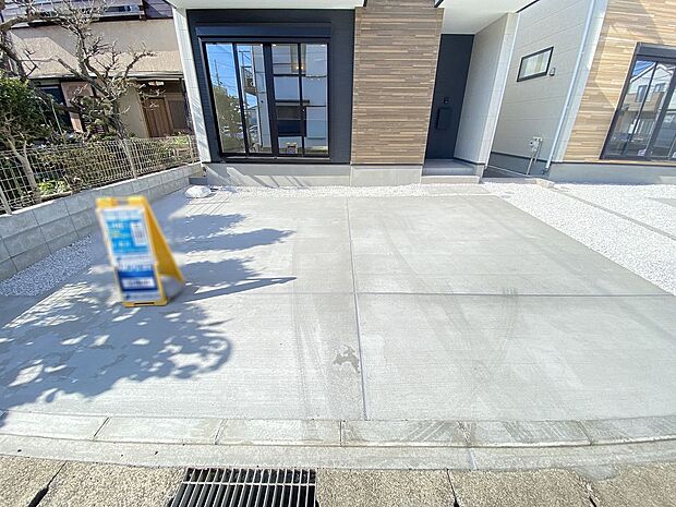 近隣は落ち着いた静かな環境。のんびりと生活していただけます。