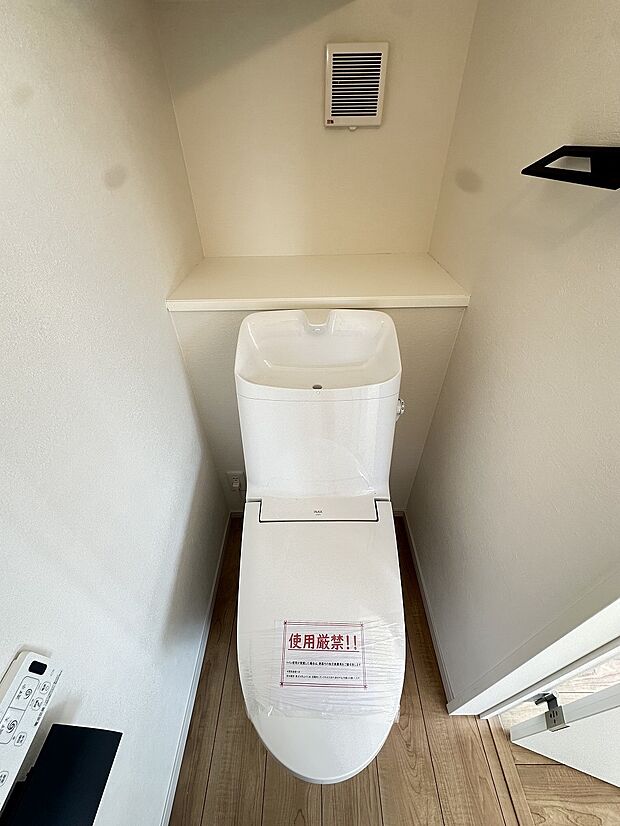壁付けリモコンで操作もスムーズ。毎日使う場所こそ、ストレスフリーに。
